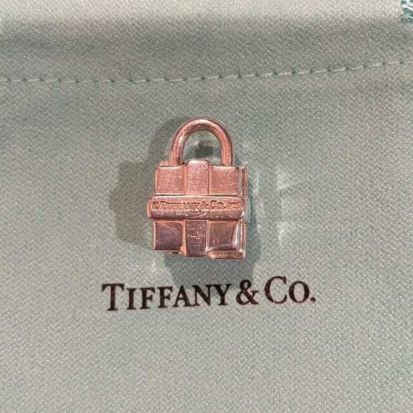 Tiffany & Co. RARE Discontinued Tiffany Present Box Charm - Picture 2 of 10